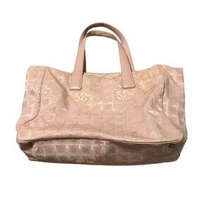 Chanel travel line pink